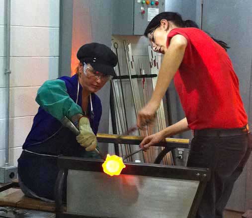 glassArtWorkers_507x439